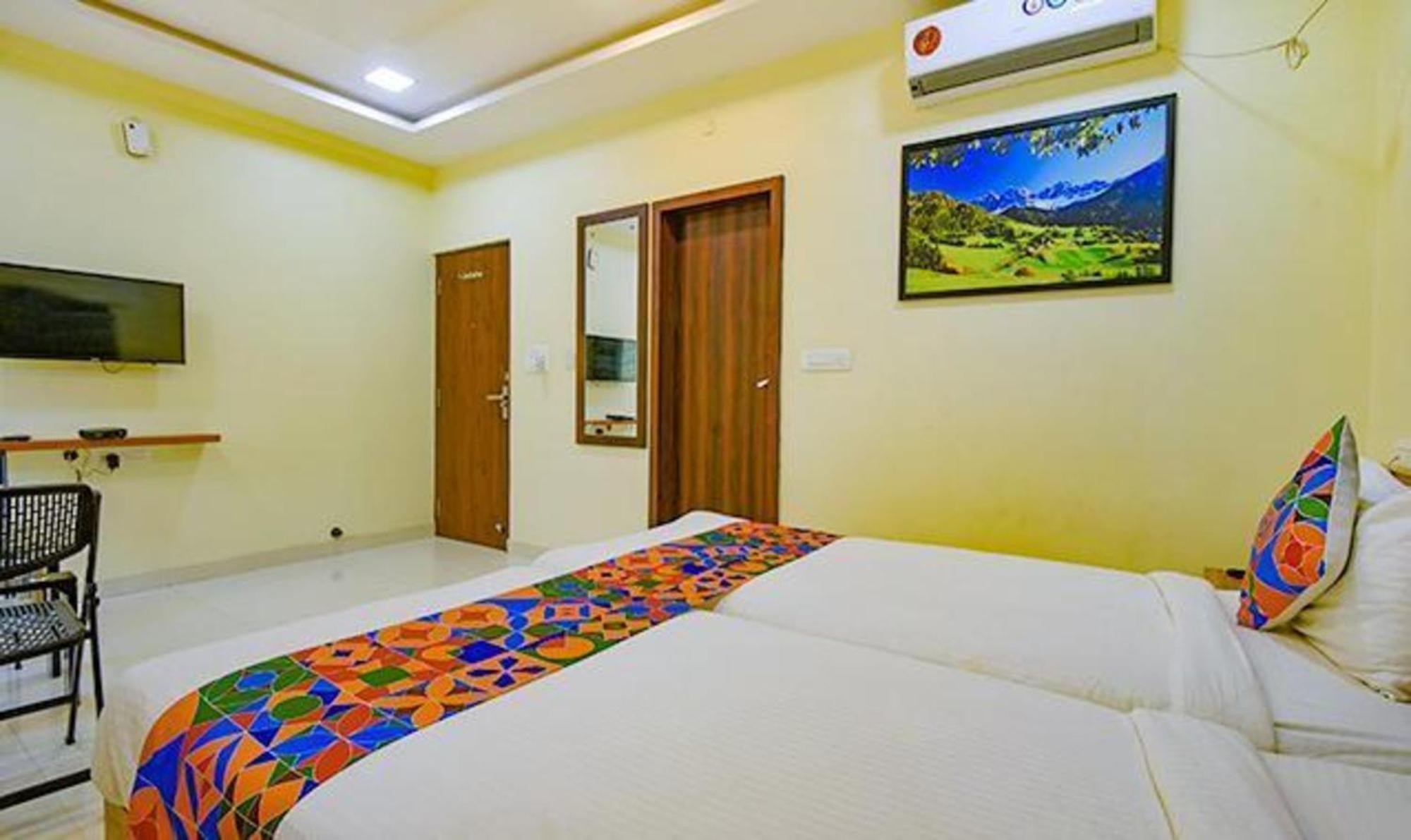 FabHotel Purple Suites Inn Bangalore Exterior foto