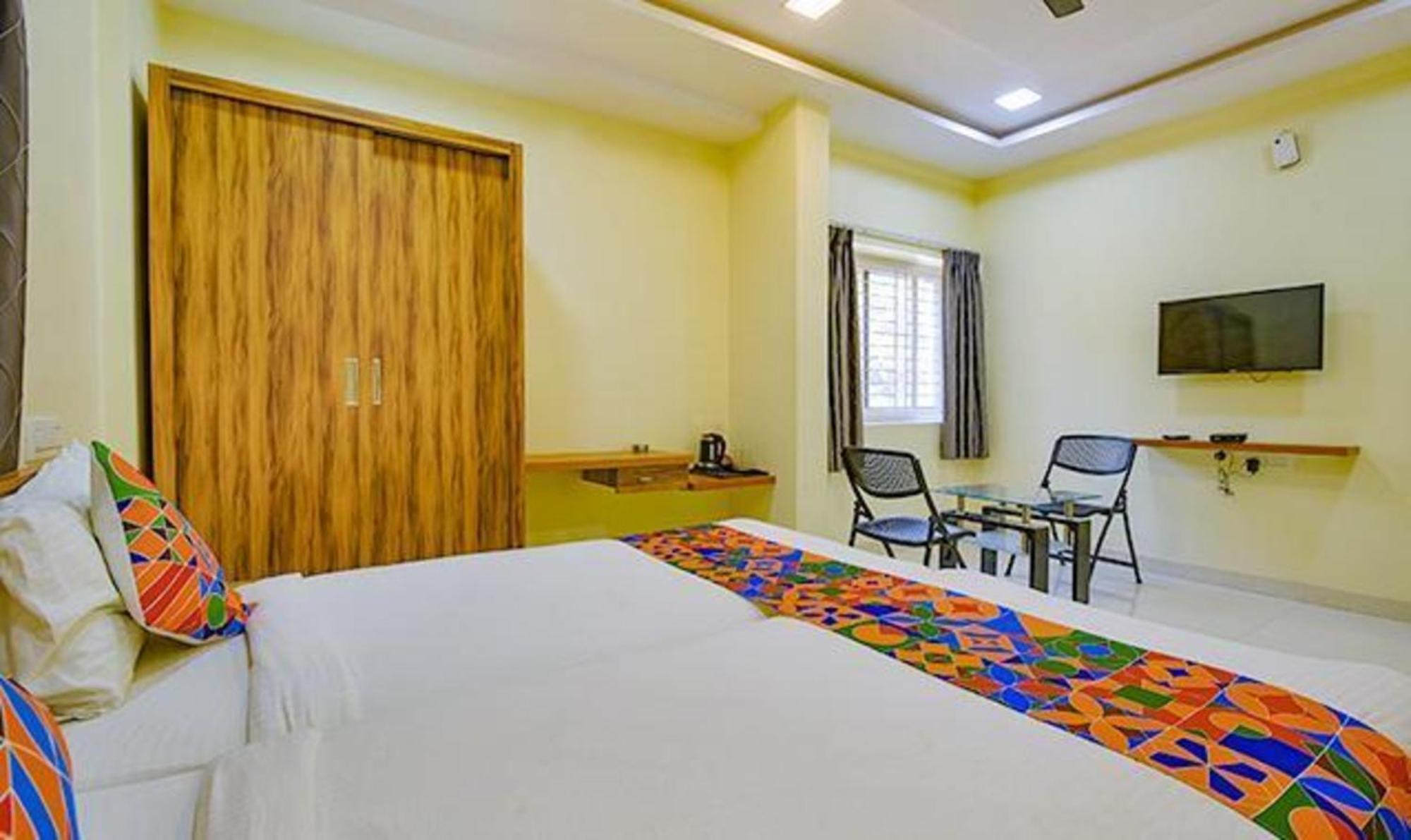 FabHotel Purple Suites Inn Bangalore Exterior foto