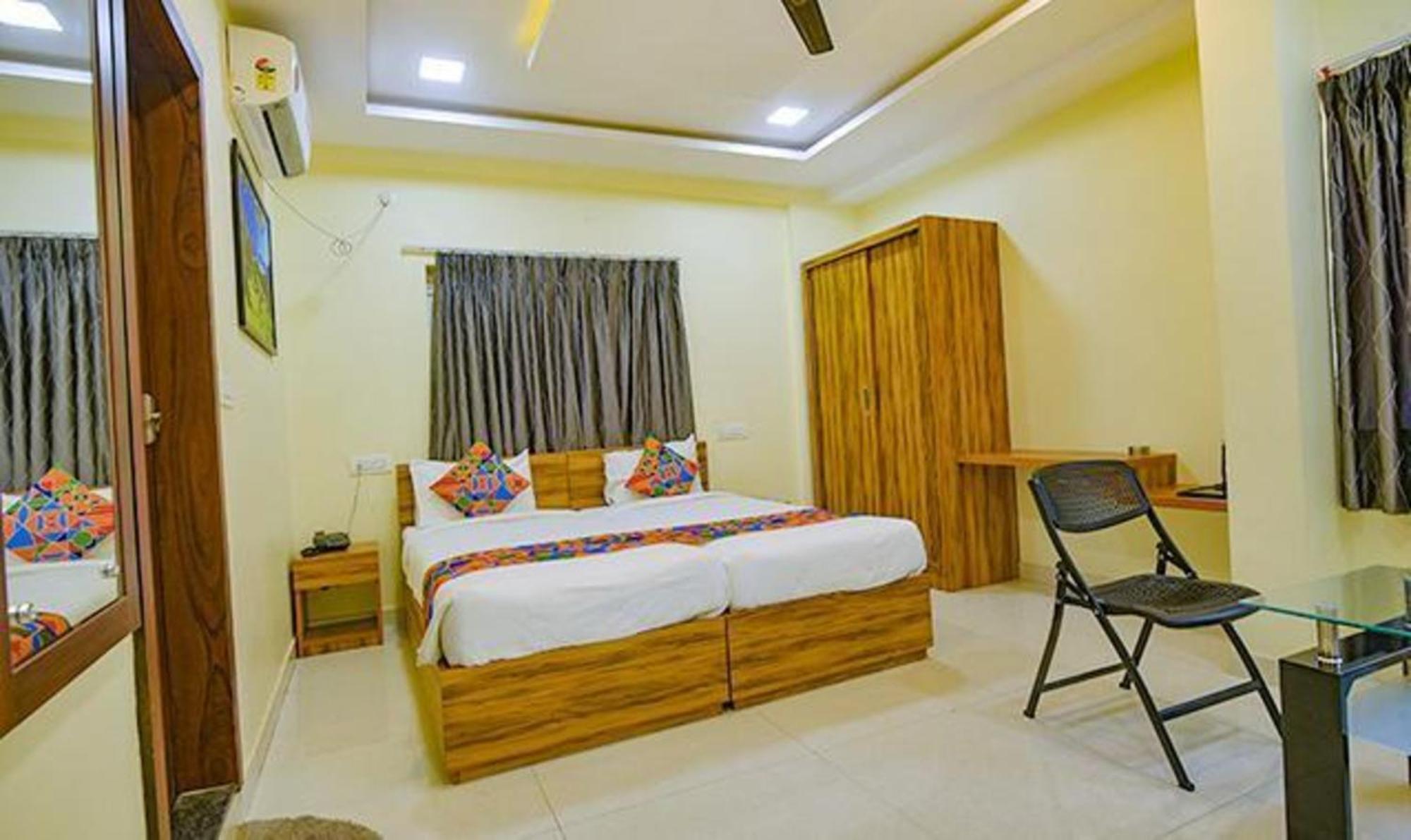 FabHotel Purple Suites Inn Bangalore Exterior foto